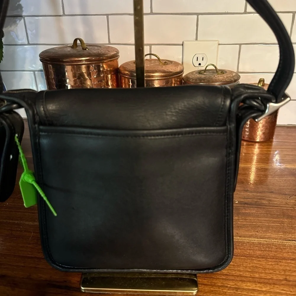 Legacy Vintage Coach. No. LOZ -9145. 1990s. Magnetic Flap Crossbody